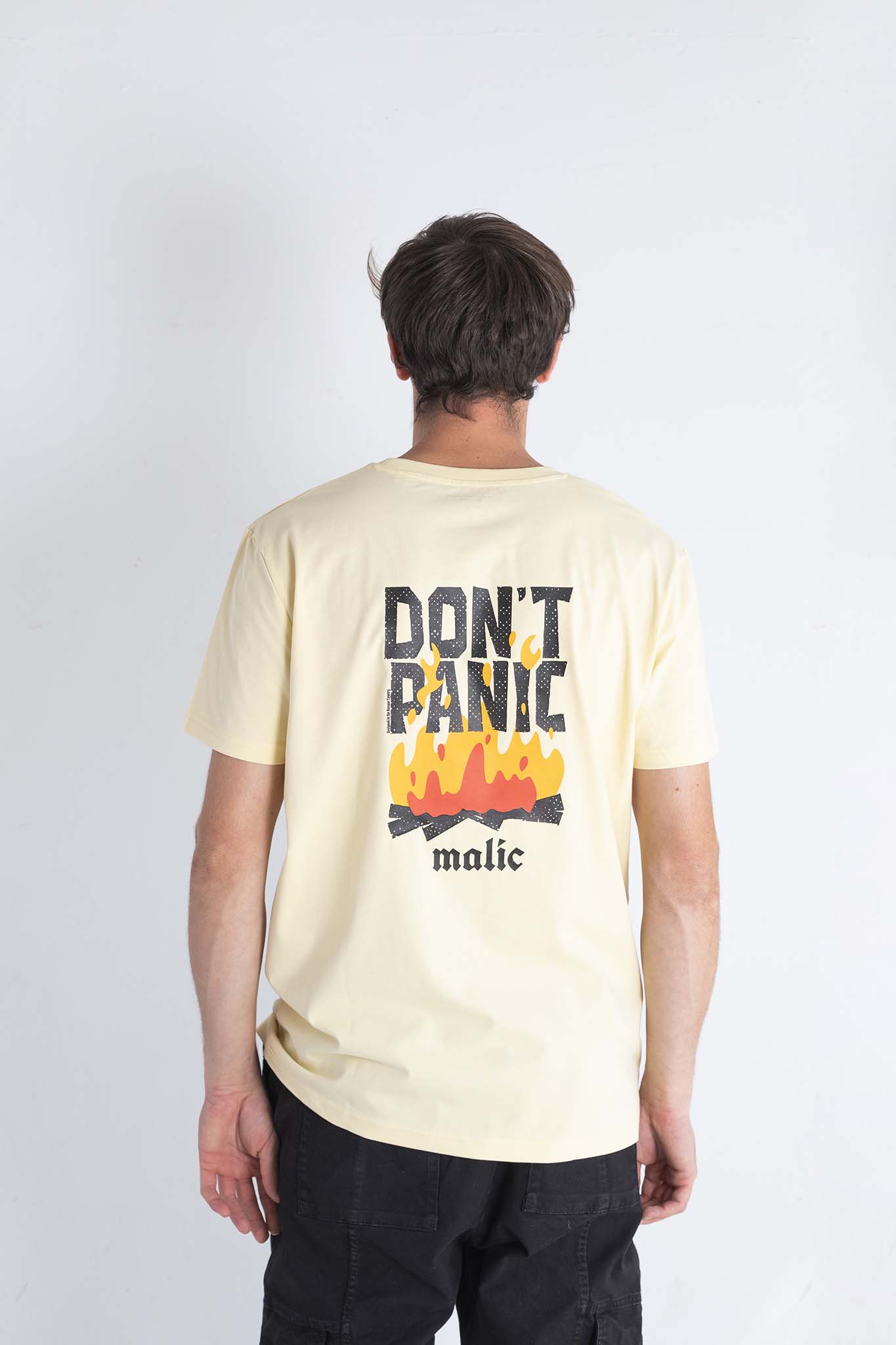 Camiseta DON'T PANIC amarillo mantequilla